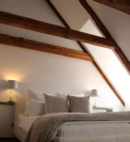 هتل L Ostello Altstadt