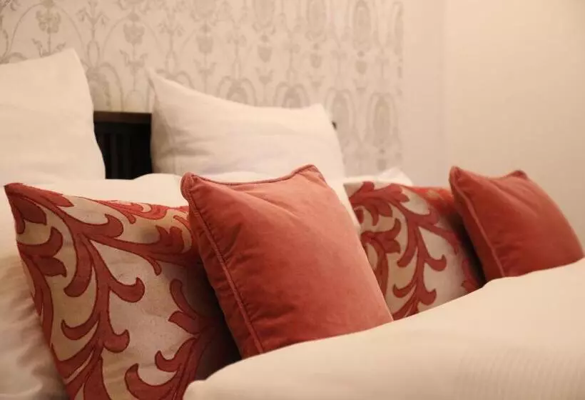 هتل L Ostello Altstadt