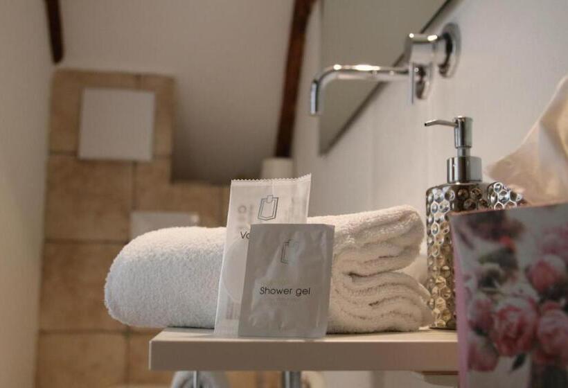 هتل L Ostello Altstadt