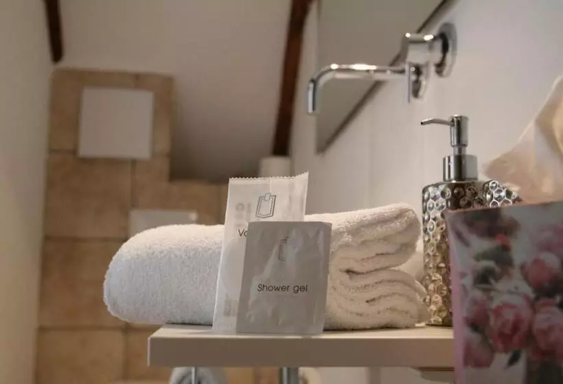 هتل L Ostello Altstadt