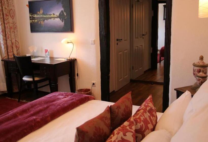 هتل L Ostello Altstadt