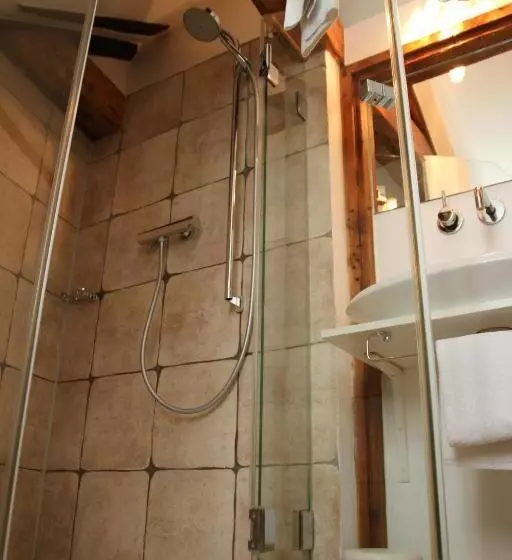 هتل L Ostello Altstadt