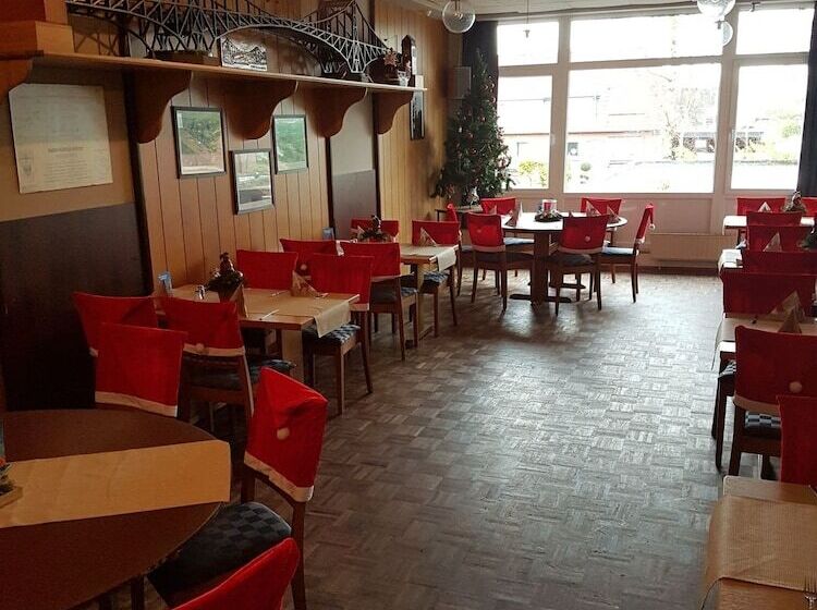 فندق Restaurant Zum Knurrhahn