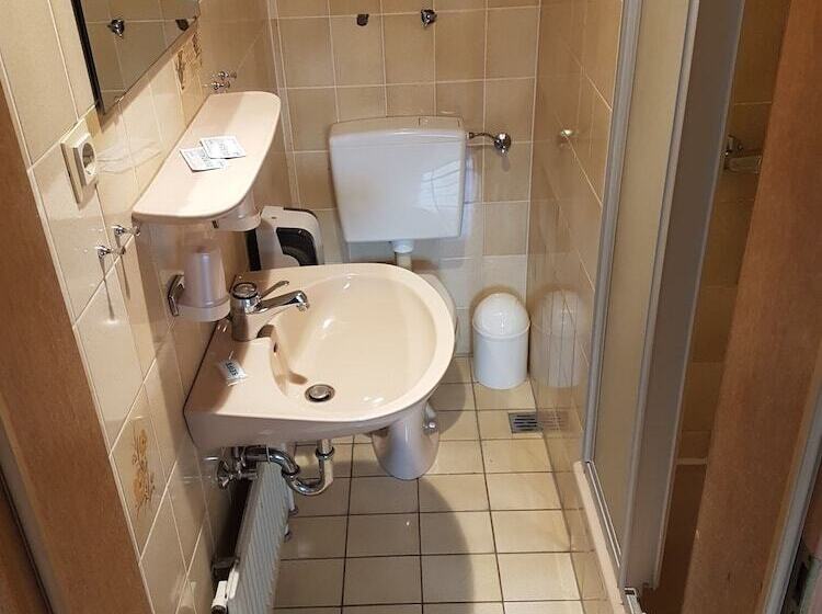 فندق Restaurant Zum Knurrhahn