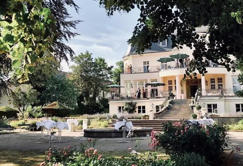 Отель Schloss Teutschenthal