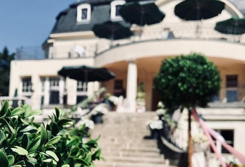 فندق Schloss Teutschenthal