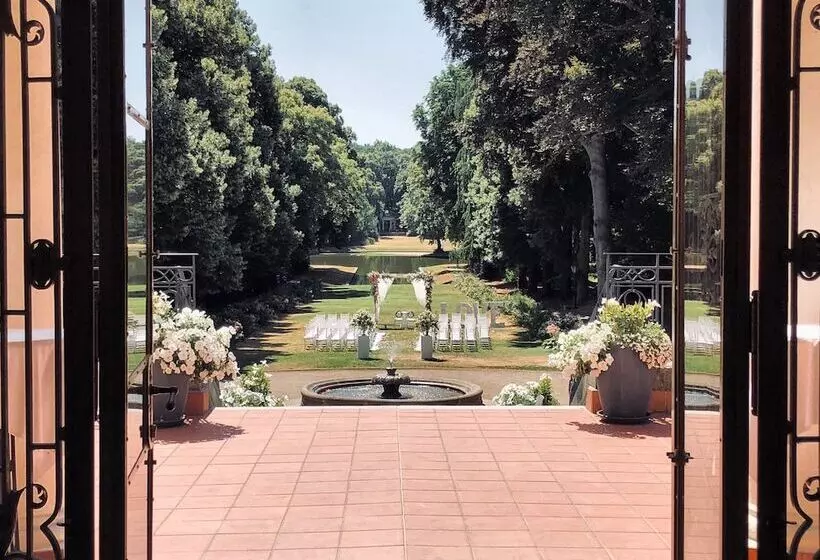 Отель Schloss Teutschenthal