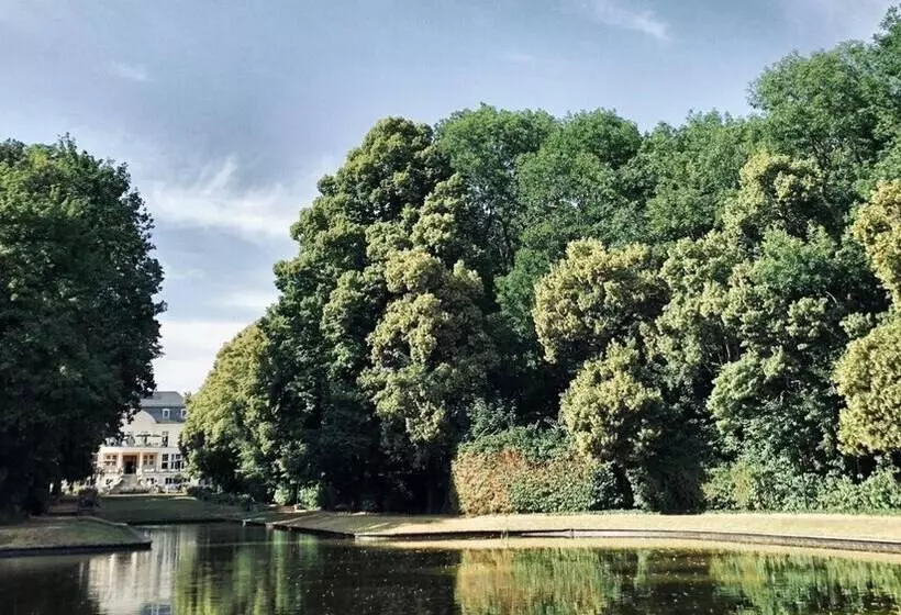 Отель Schloss Teutschenthal