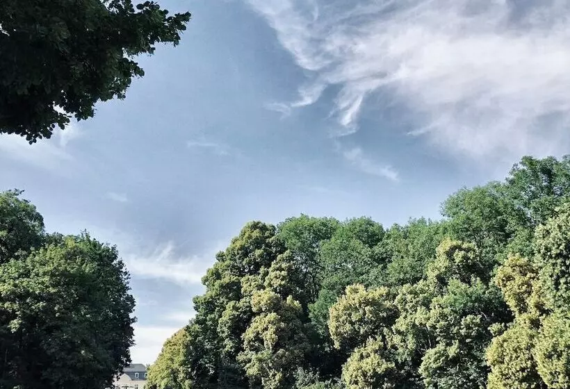 Отель Schloss Teutschenthal