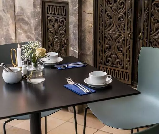 Отель Schloss Teutschenthal