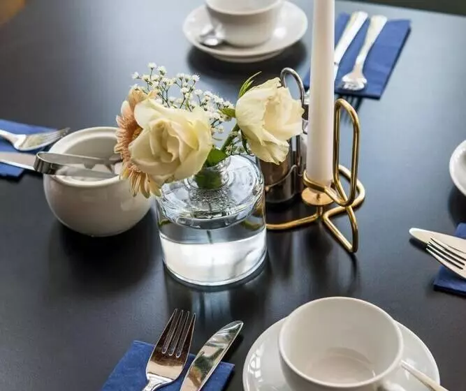 Отель Schloss Teutschenthal