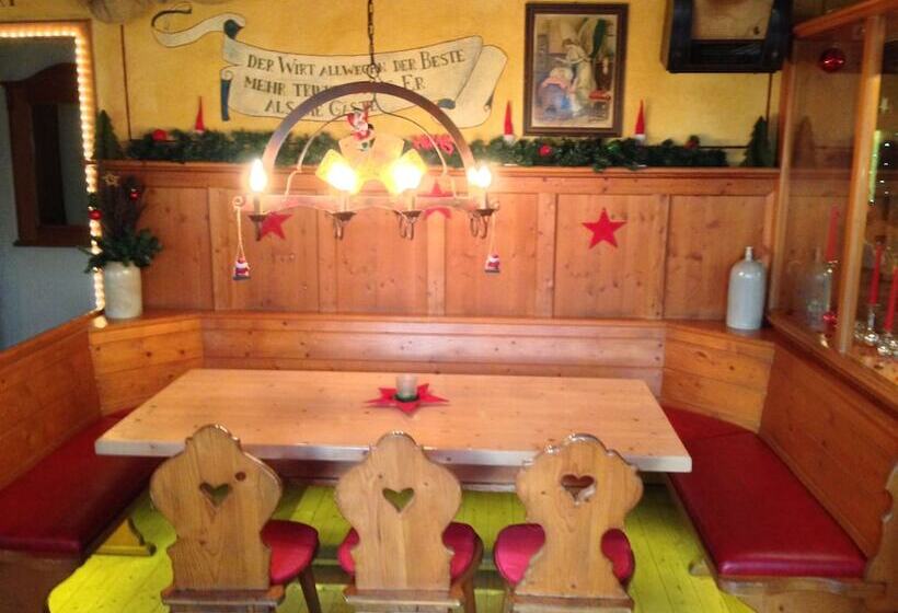 ホテル Wirtshaus Krone