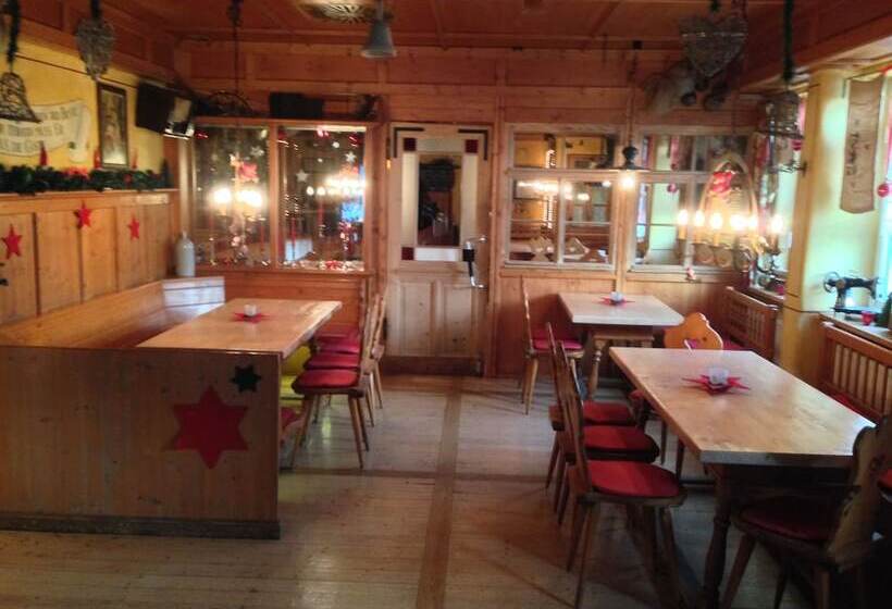 ホテル Wirtshaus Krone