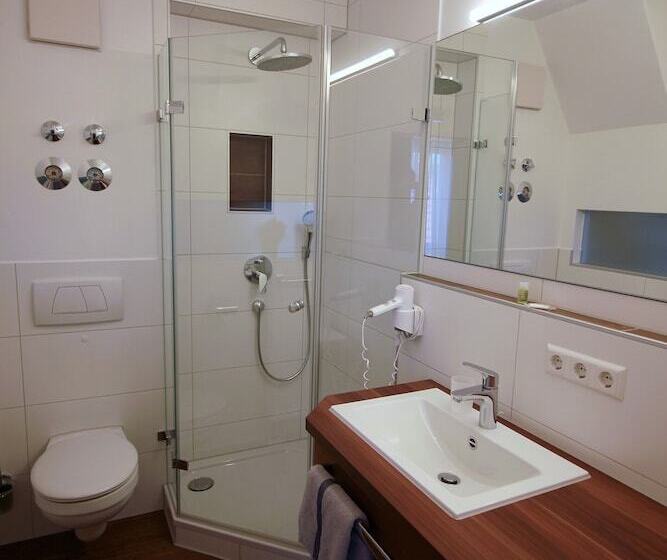 ホテル Wirtshaus Krone