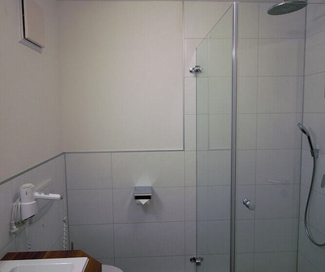 ホテル Wirtshaus Krone