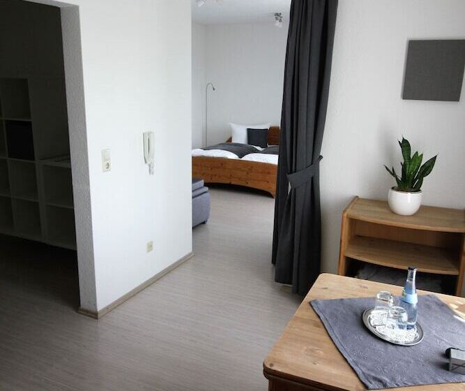 ホテル Wirtshaus Krone