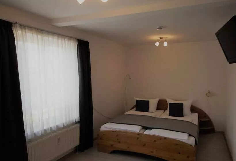 هتل Wirtshaus Krone