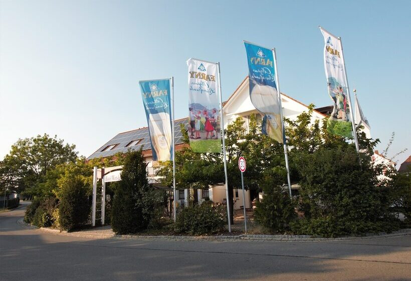 ホテル Wirtshaus Krone