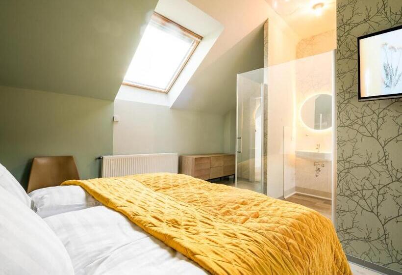 Stuckhotel Fettehenne