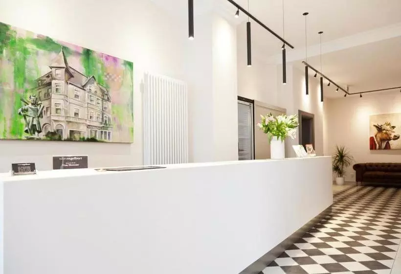 Отель Engelbert