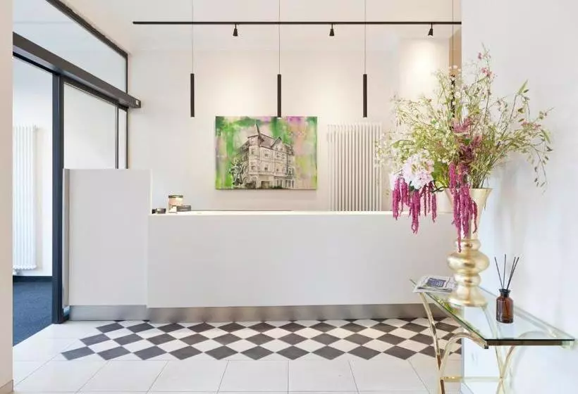 Отель Engelbert