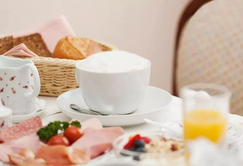 Отель Engelbert