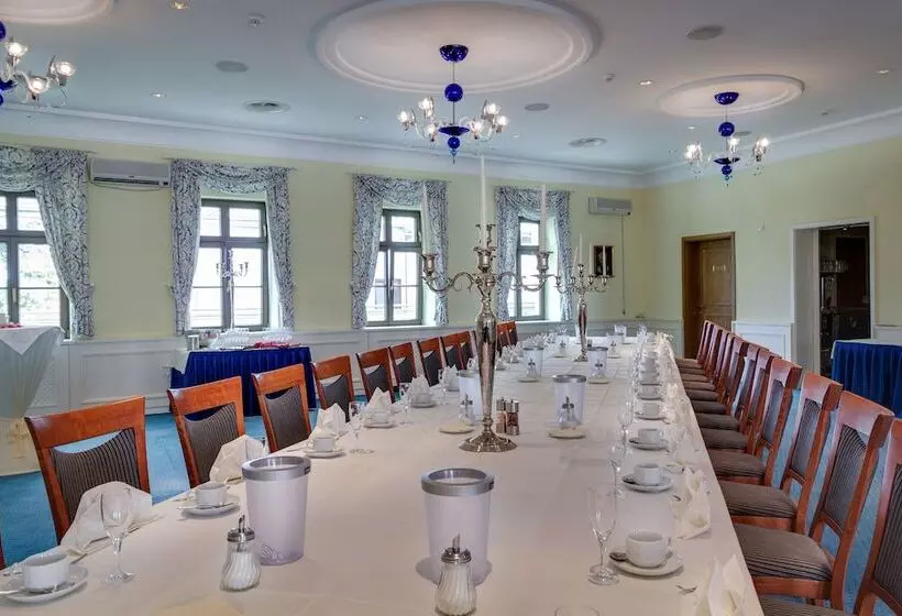 Отель Gasthaus Zum Schwan