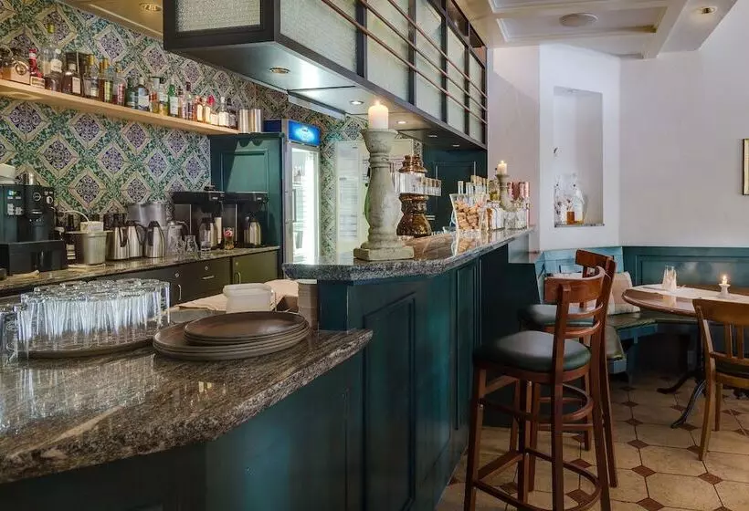 Отель Gasthaus Zum Schwan