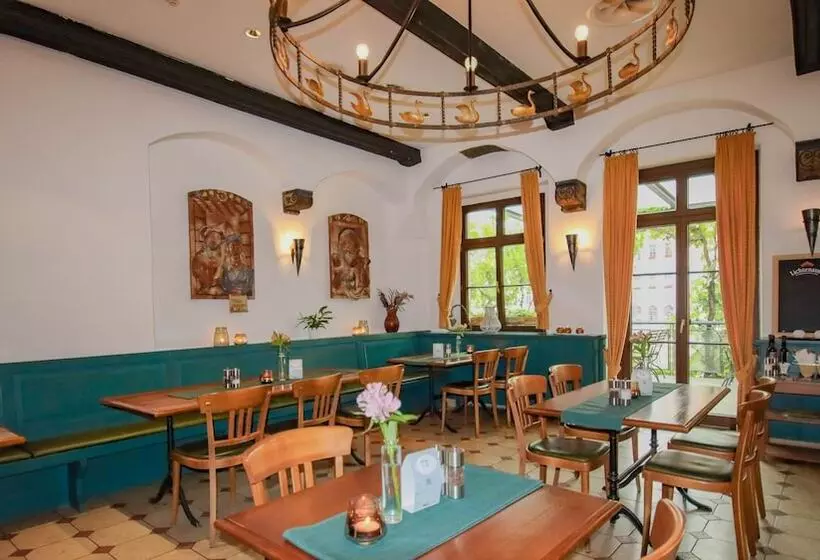 Отель Gasthaus Zum Schwan