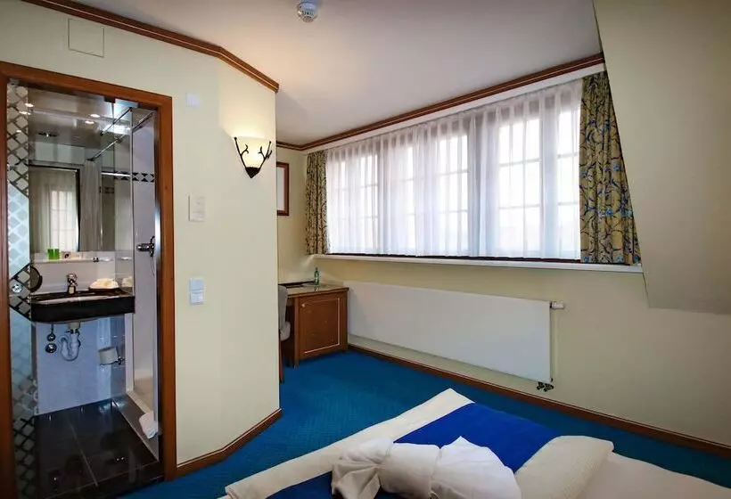 Отель Gasthaus Zum Schwan