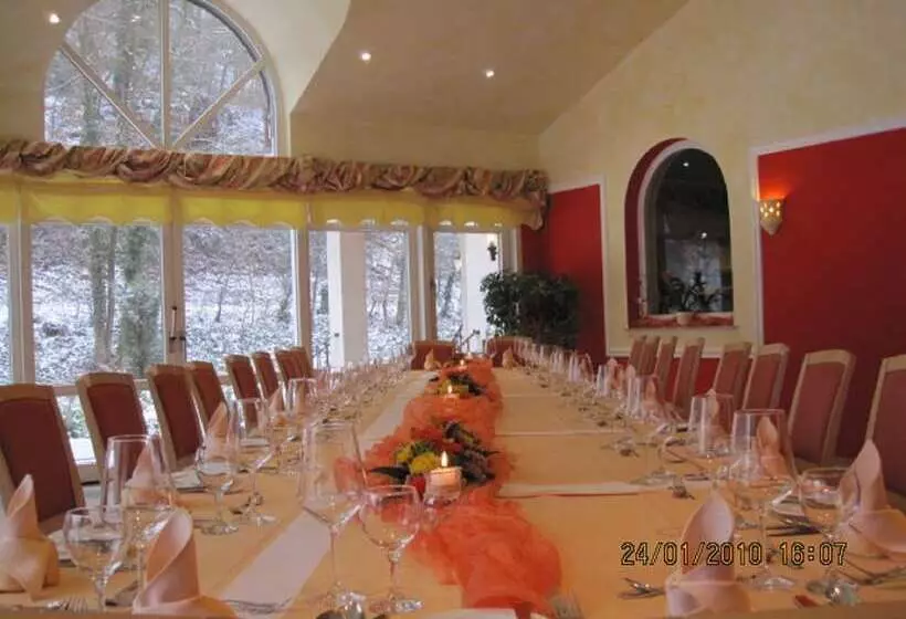 בית מלון כפרי Goldbachel