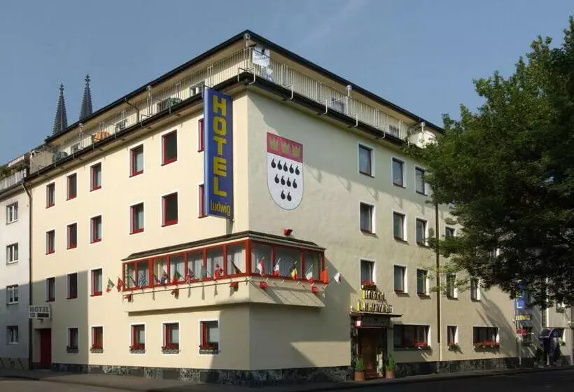 Отель Ludwig Superior