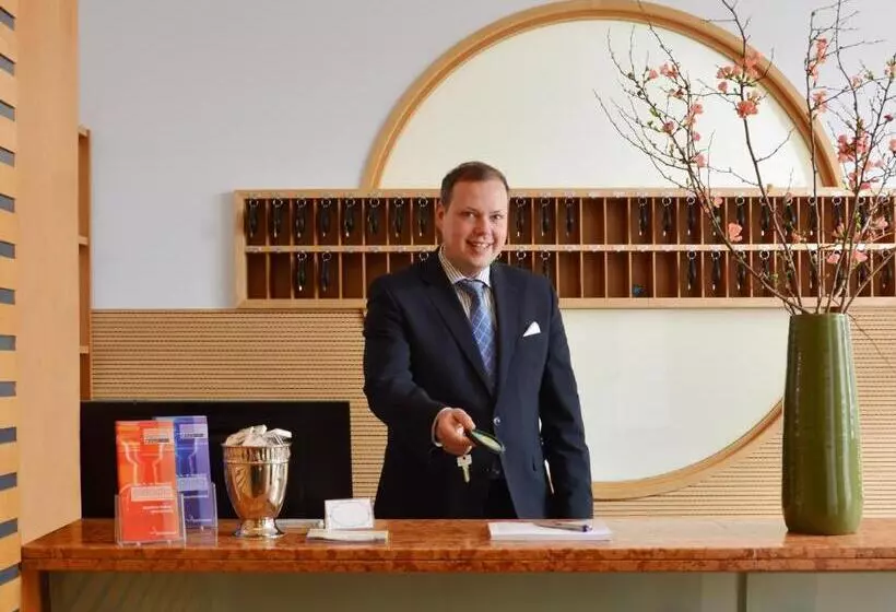 Отель Ludwig Superior