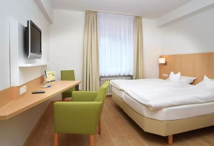 Отель Ludwig Superior