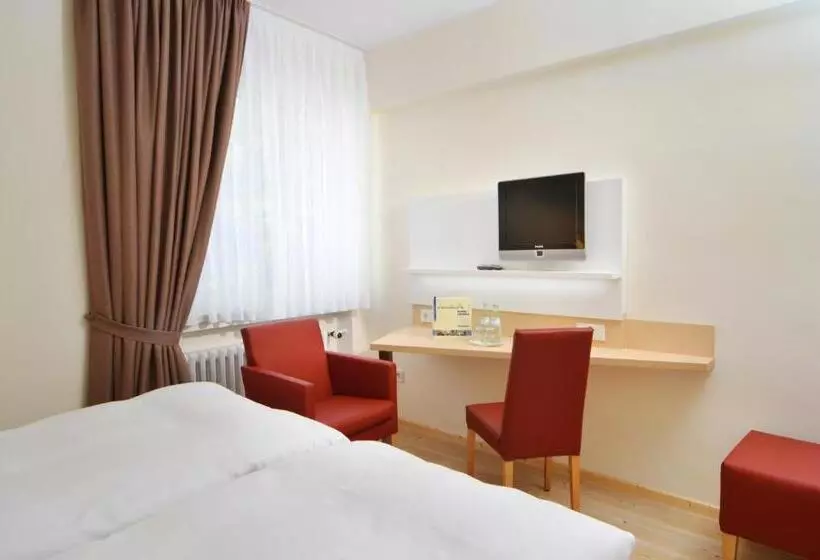 Отель Ludwig Superior