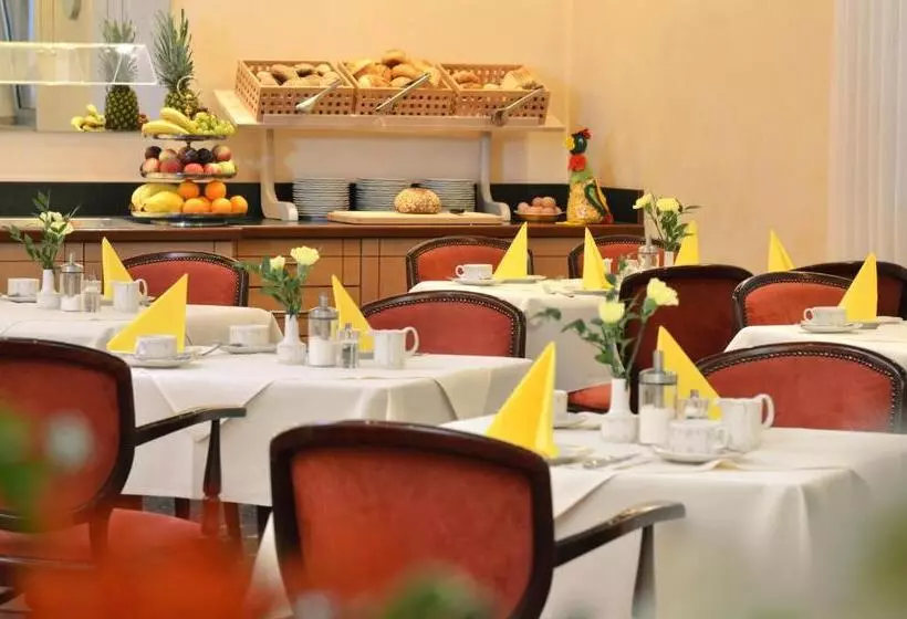 Отель Ludwig Superior