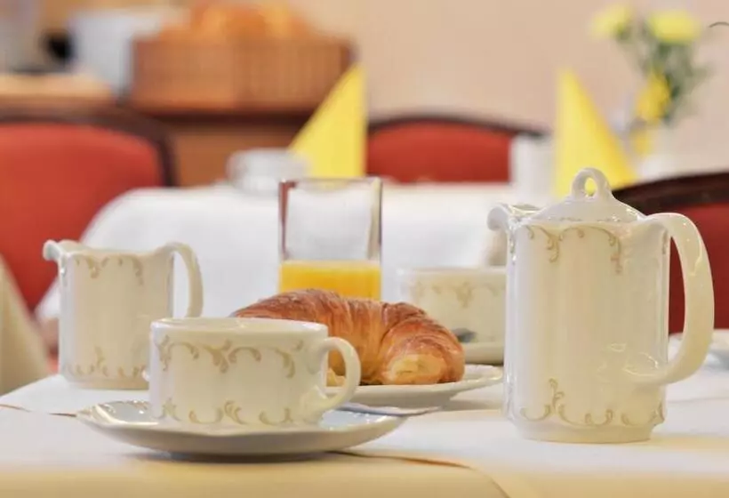 Отель Ludwig Superior