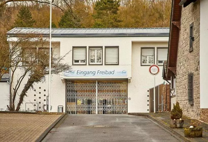 ベッドアンドブレックファースト Zum Dicken Baum