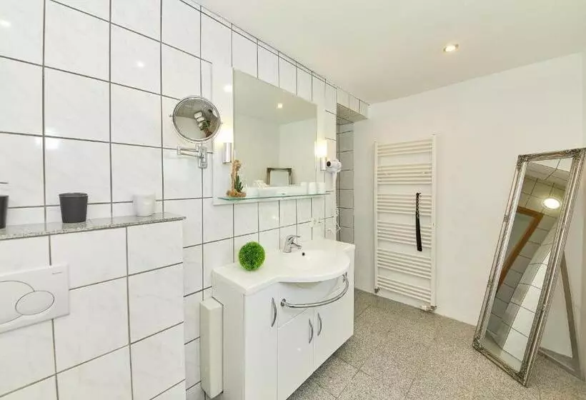 ベッドアンドブレックファースト Zum Dicken Baum