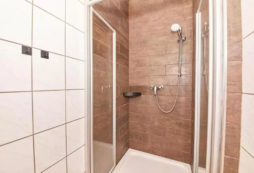 ベッドアンドブレックファースト Zum Dicken Baum