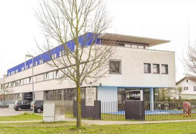 호텔 Cristall