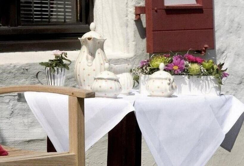 Malteser Komturei Hotel / Restaurant