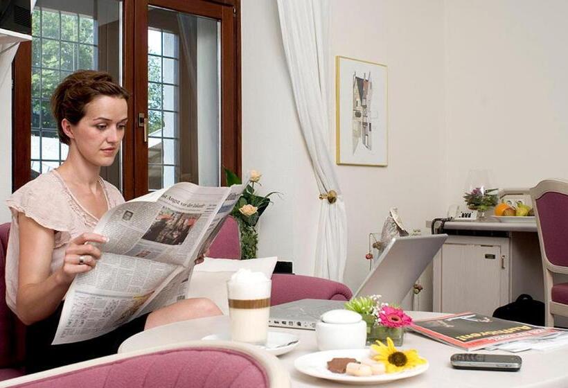 Malteser Komturei Hotel / Restaurant