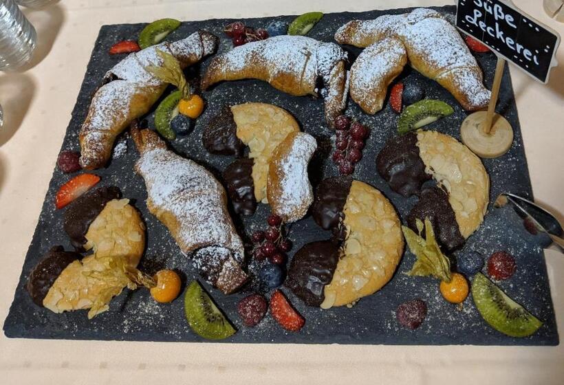 ホテル Rheinauer Hof Bed & Breakfast