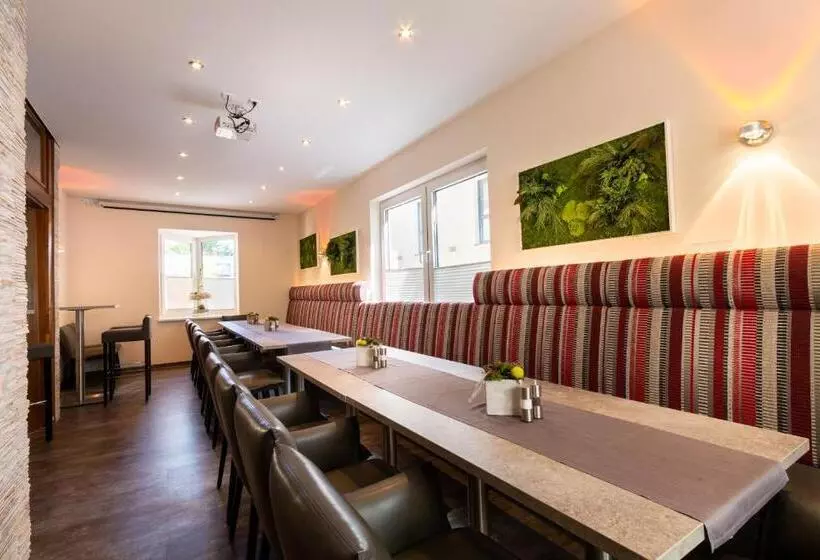 Otel Zum Rosengarten