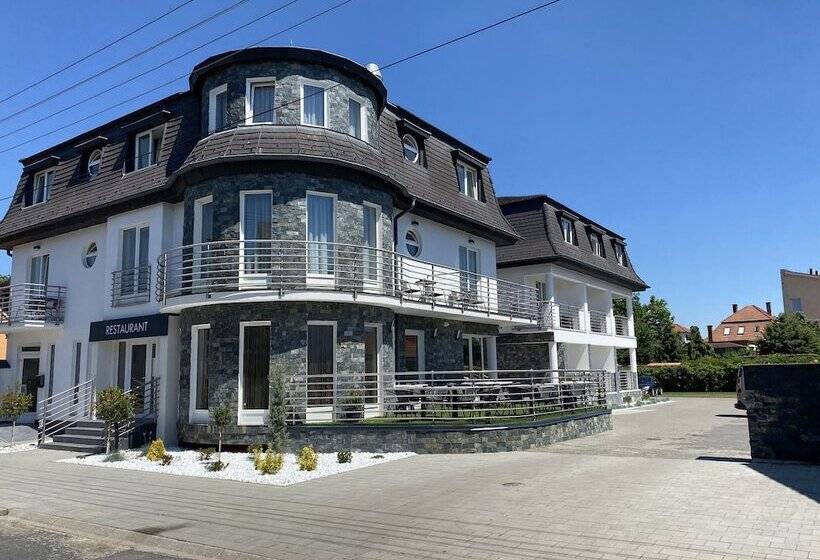 فندق Aqua Sarvar