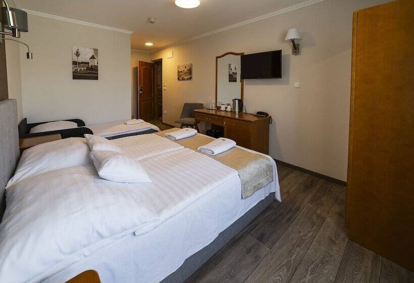 فندق Aqua Sarvar