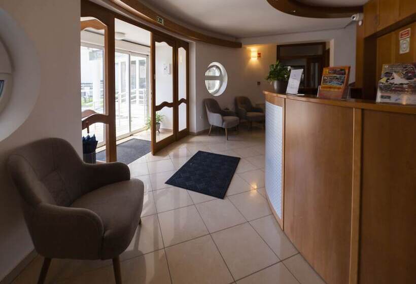 فندق Aqua Sarvar