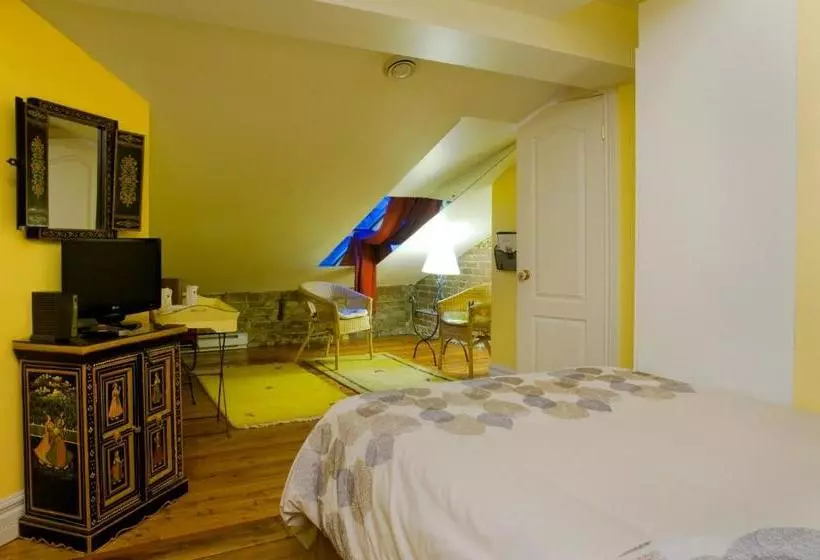 هتل Auberge Bonsecours