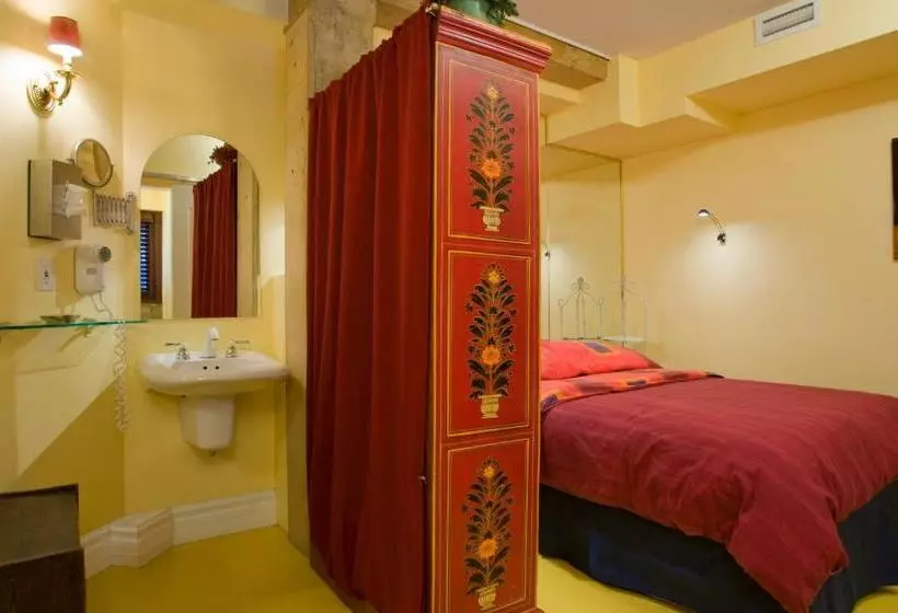 هتل Auberge Bonsecours